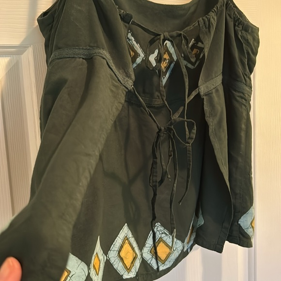 “Creative Cottons” open back top - Picture 4 of 10
